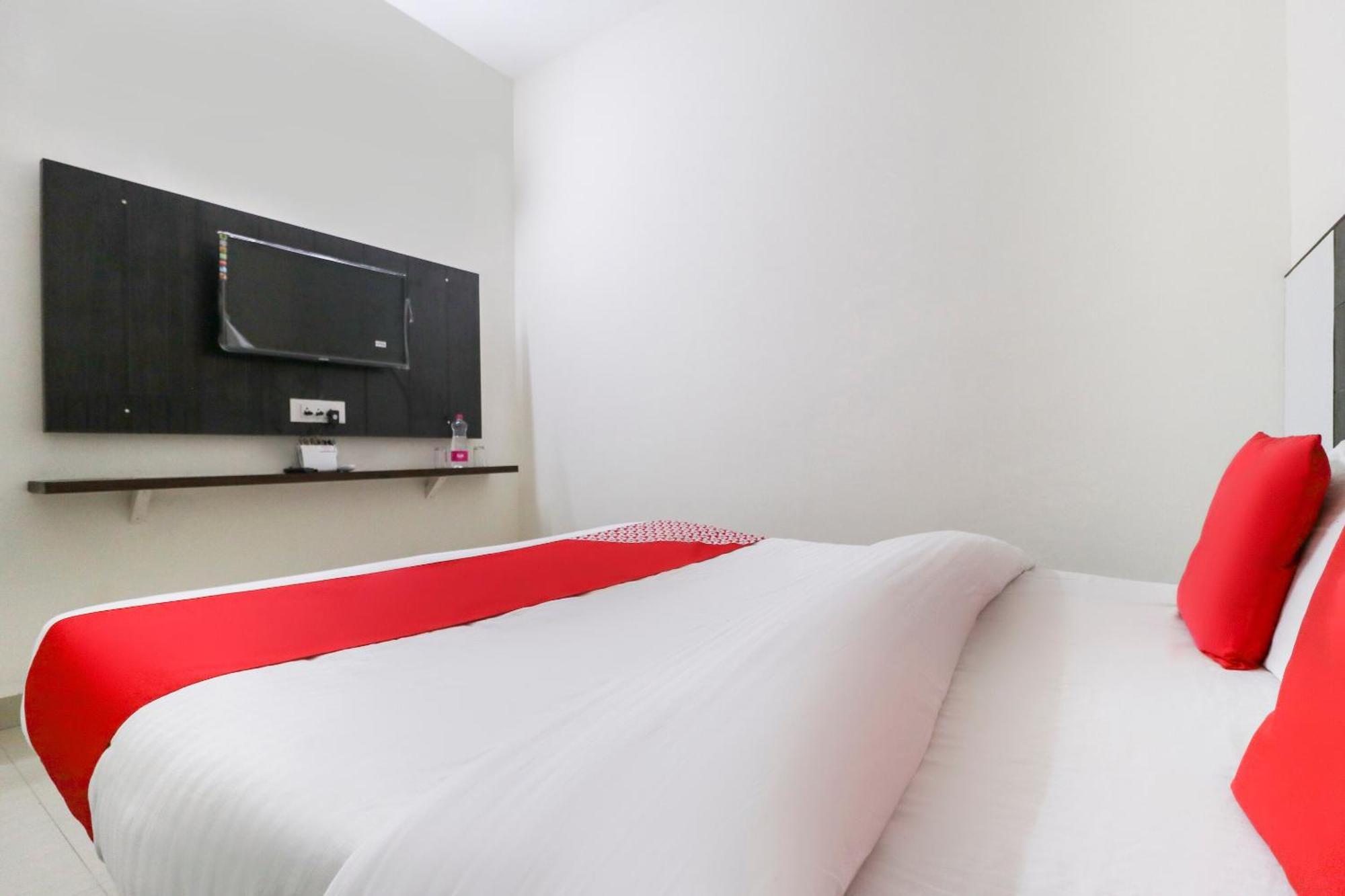 Hotel O Red Ark Landran Esterno foto