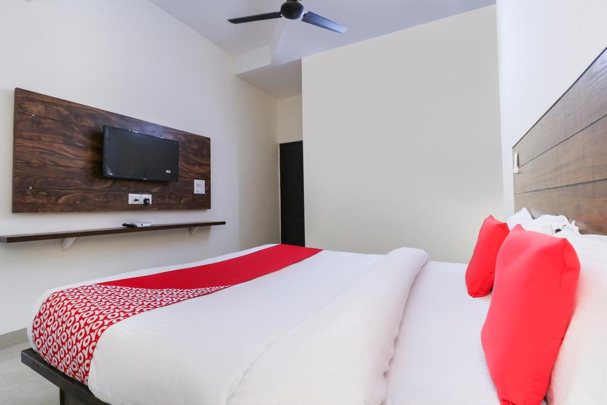 Hotel O Red Ark Landran Esterno foto