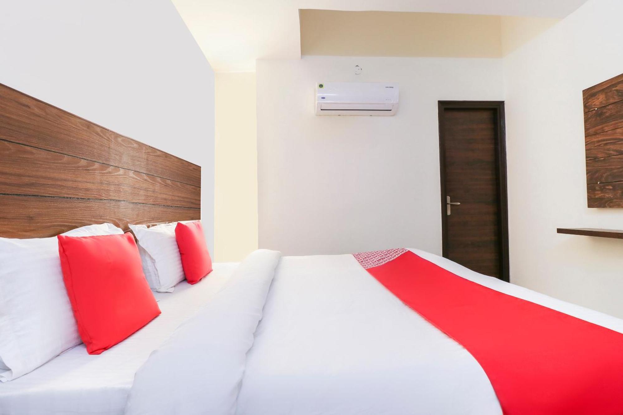 Hotel O Red Ark Landran Esterno foto