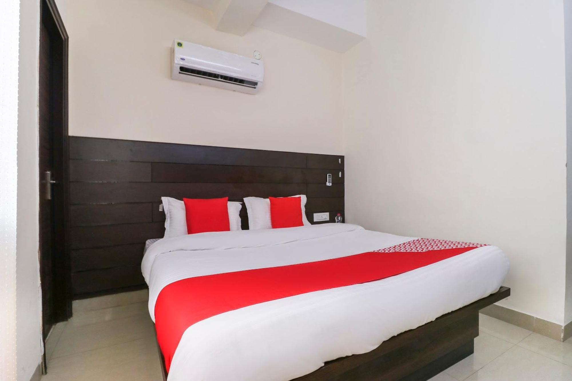 Hotel O Red Ark Landran Esterno foto