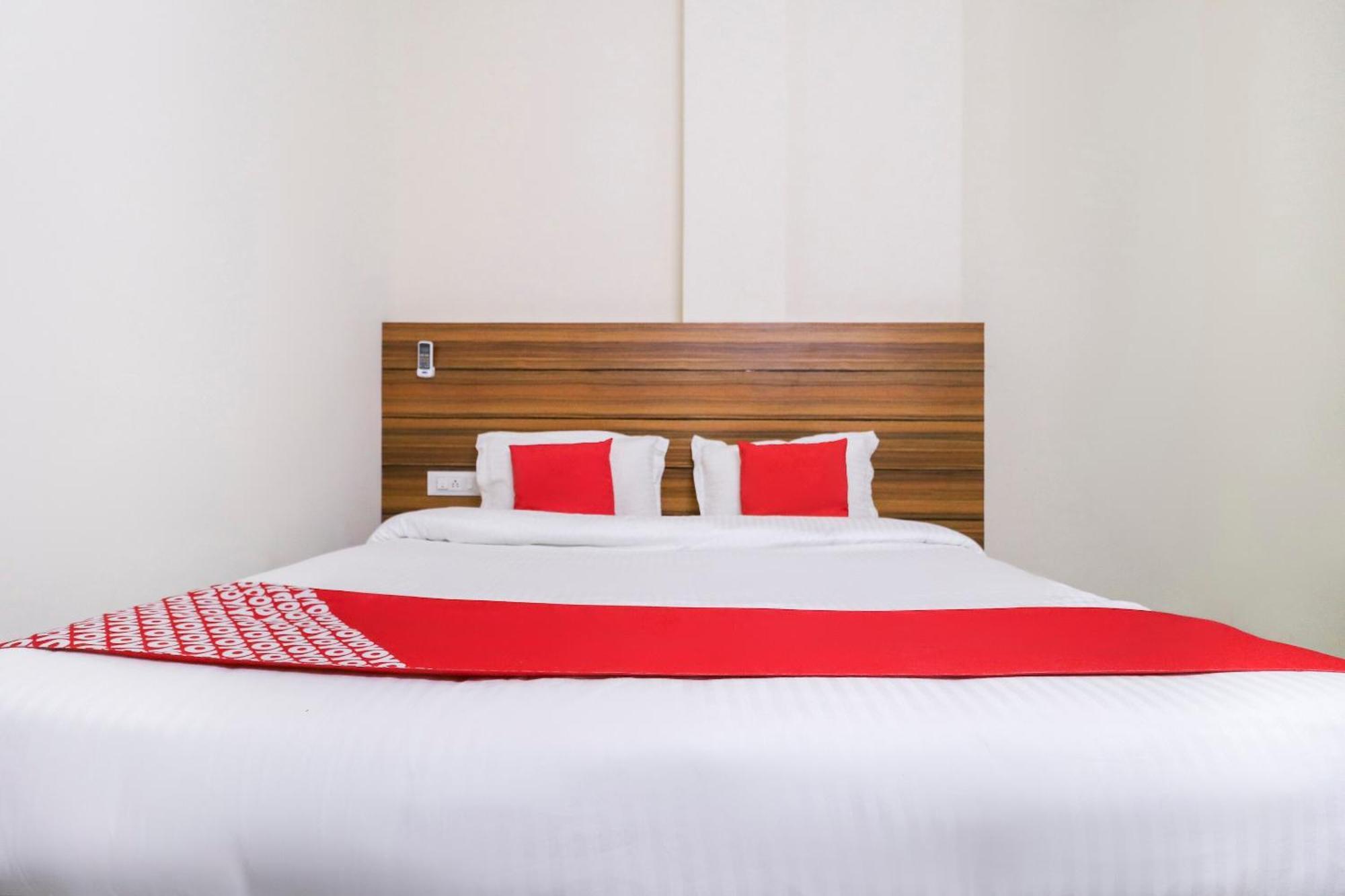 Hotel O Red Ark Landran Esterno foto