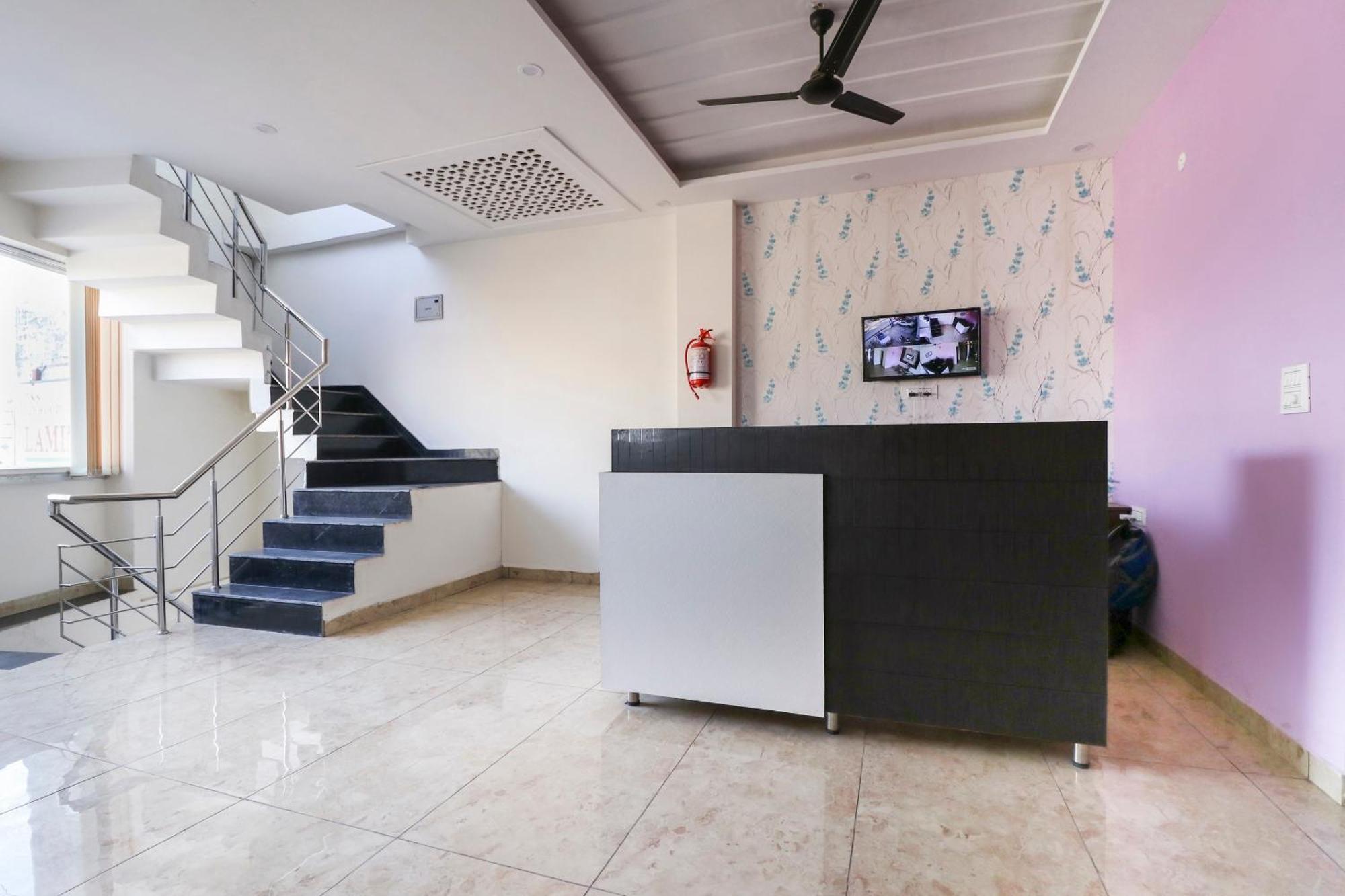 Hotel O Red Ark Landran Esterno foto